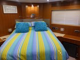 Trader 42 Signature owners cabin